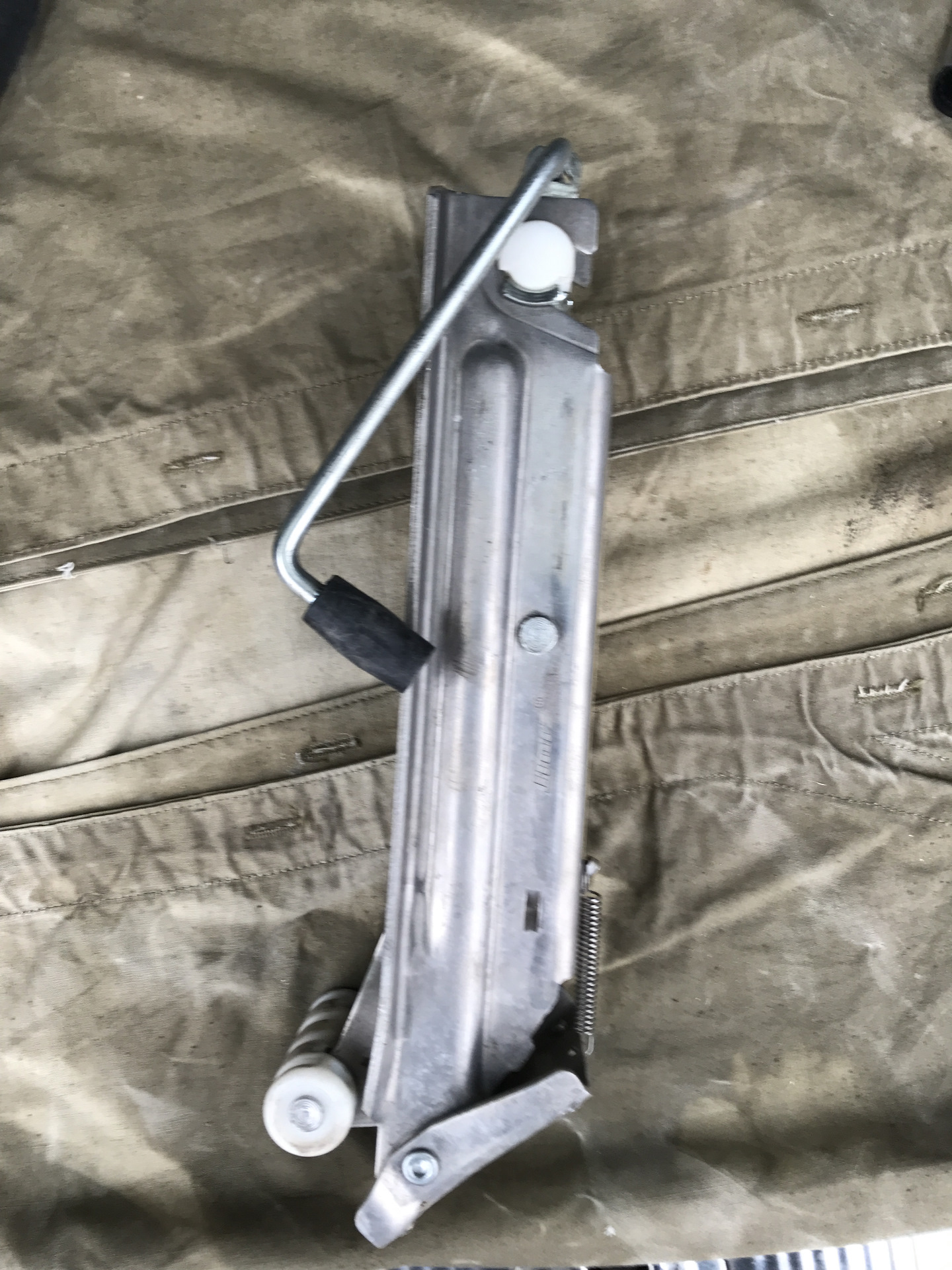 Сломалась секретка! — Audi A6 Avant (C6), 2 л, 2009 года | визит на ...