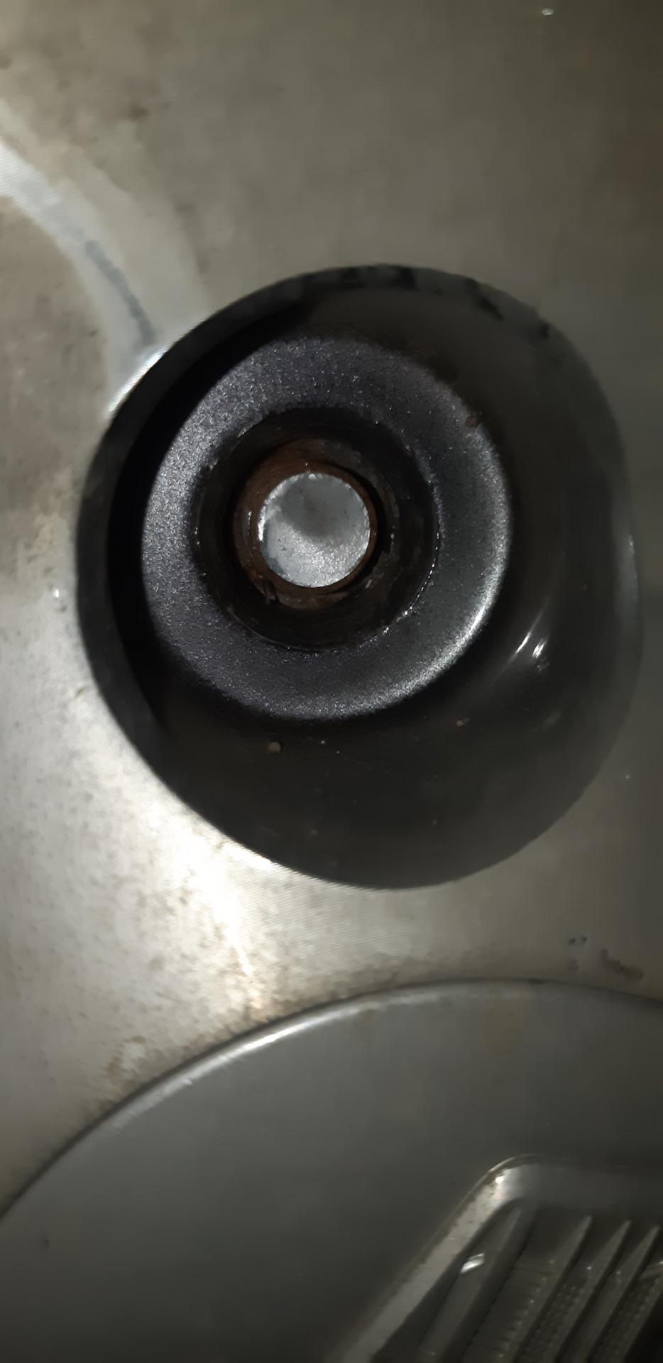 Закисла направляющая заднего суппорта — SsangYong Rexton (1G), 2,3 л ...