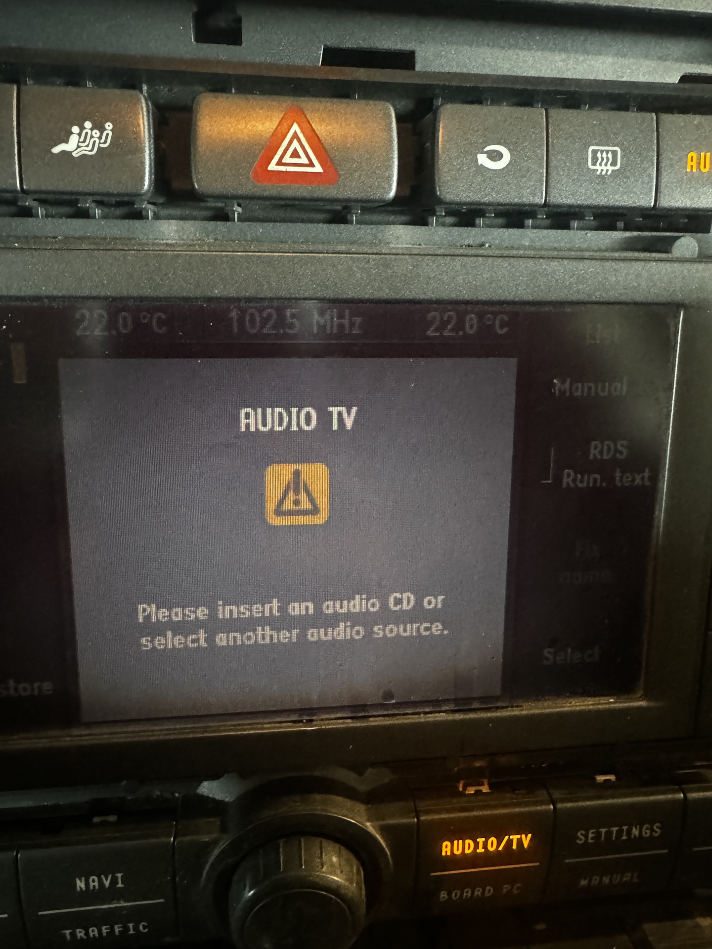 AUX. Распиновка фишки Cd-чейнджера — Volkswagen Phaeton, 3 л, 2004 года ...