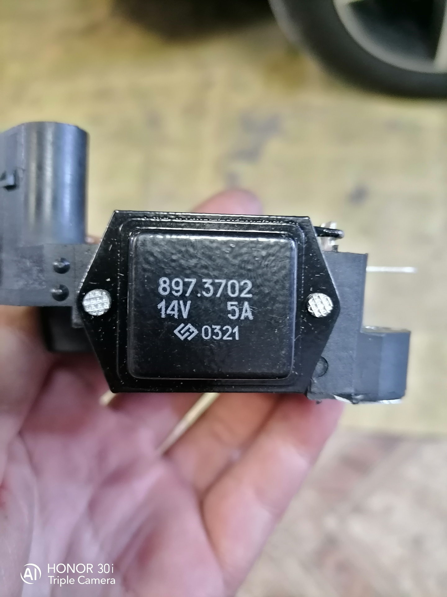 Просадка напряжения, свистит ремень. — Lada Приора хэтчбек, 1,6 л, 2013 ...