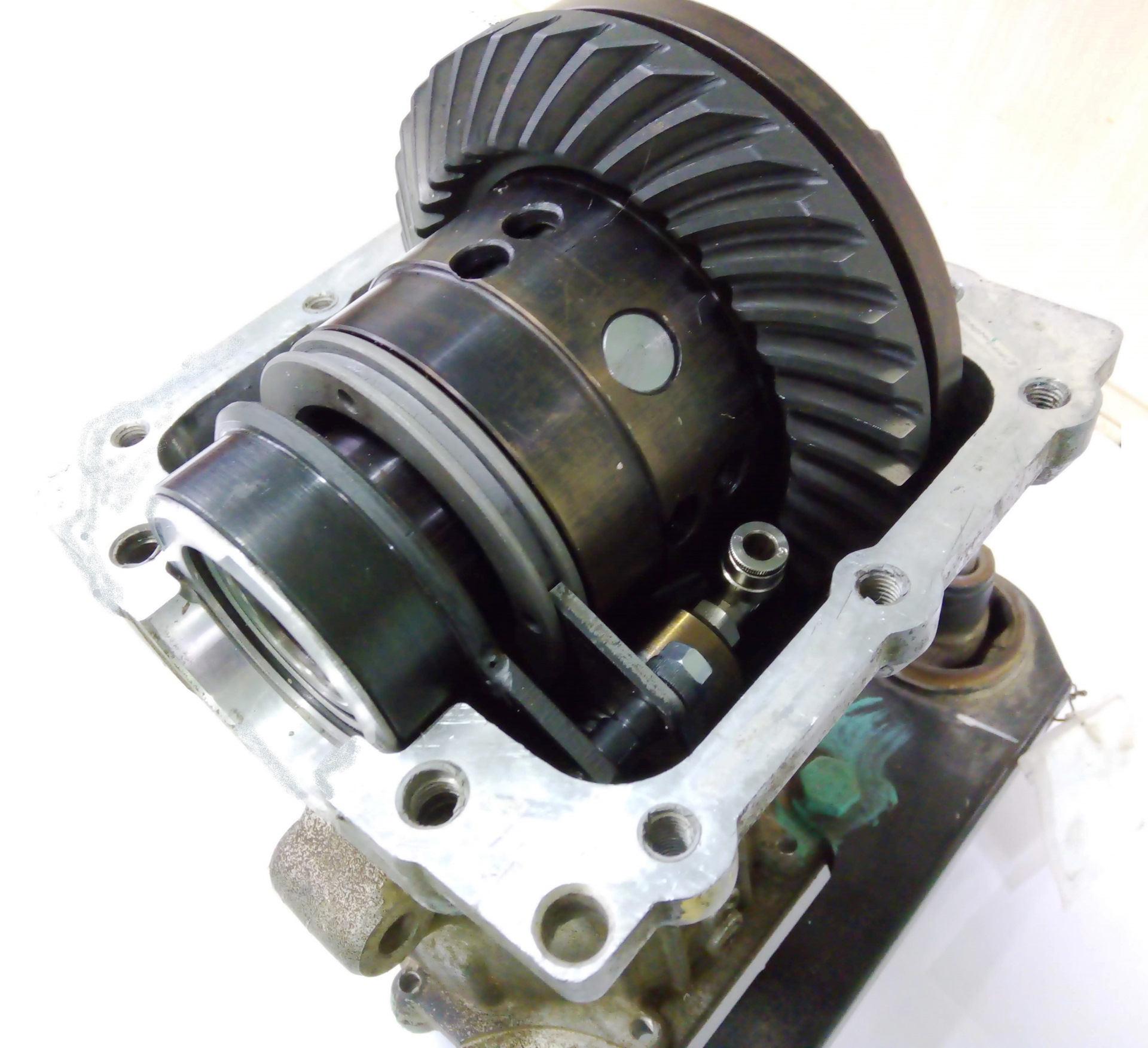 Редуктор заднего моста рено дастер. Задний дифференциал рено дастер. Задний редуктор рено дастер. Редуктор заднего моста рено дастер. Land cruiser с дифференциалом.