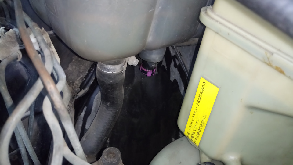 Весь щуп в масле. Невозможно определить уровень. — Audi 100 (C4), 2,3 л ...