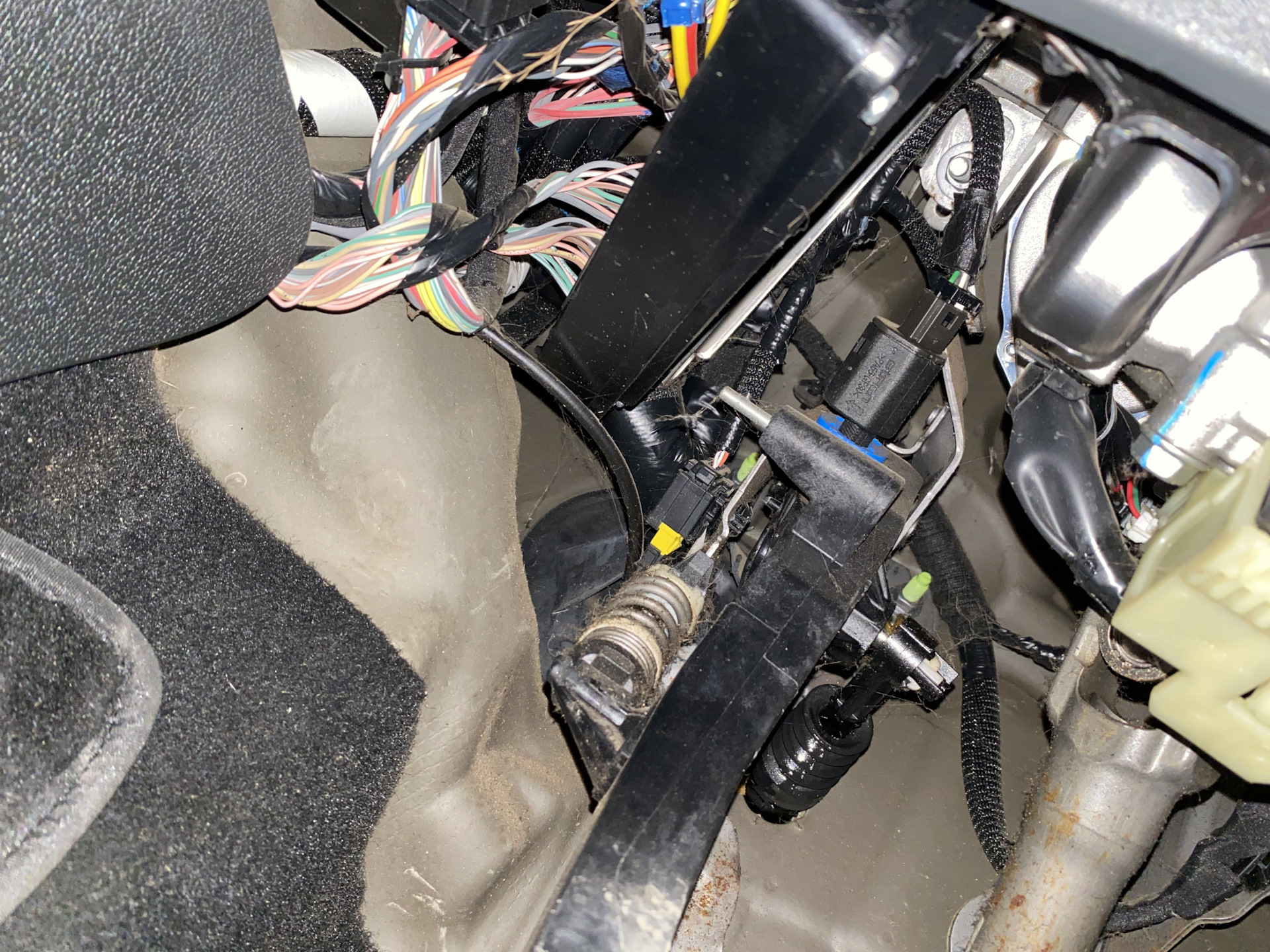 Braking system fault — Renault Megane III, 1,5 л, 2012 года визит на