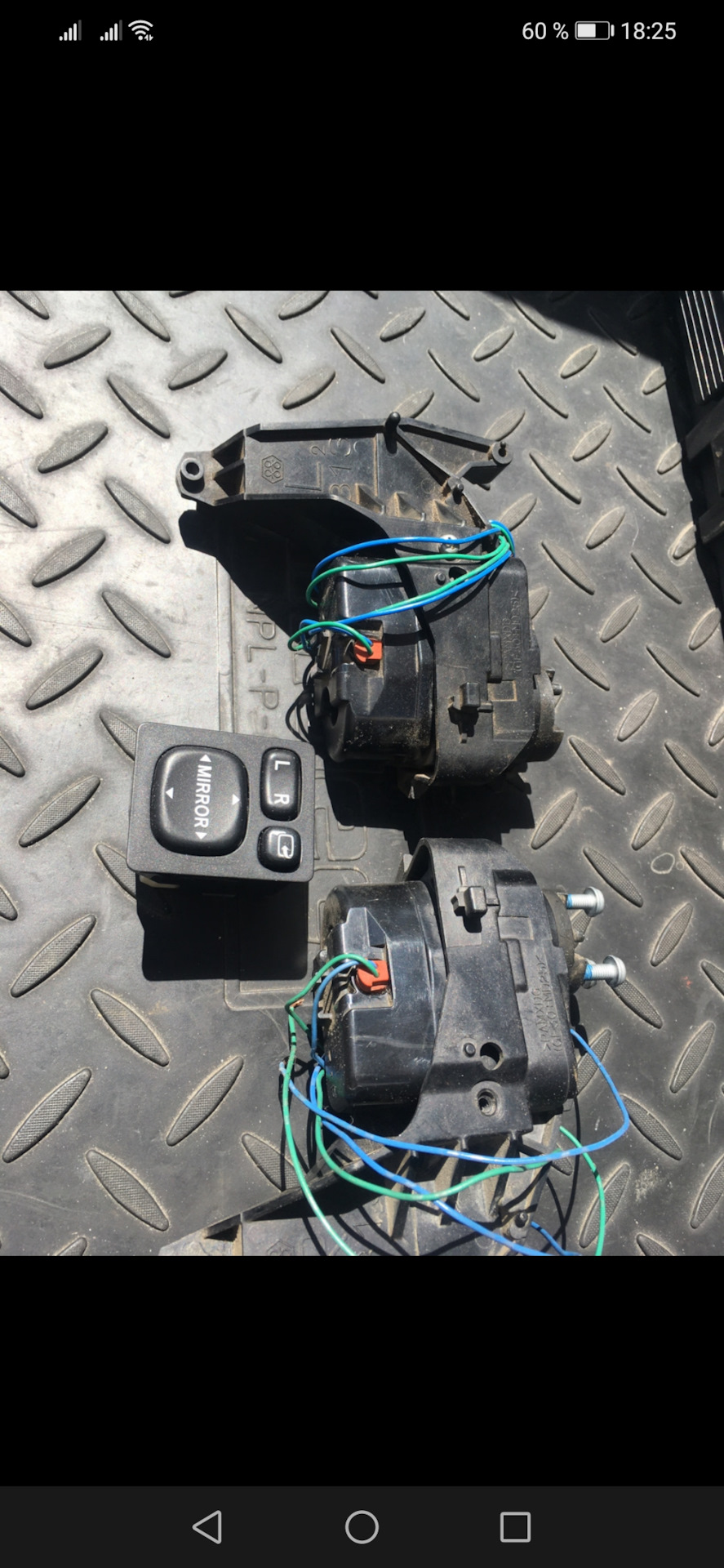 Замена фары на Приусе. Фото, инструкция как поменять заднюю фару Тойота Приус