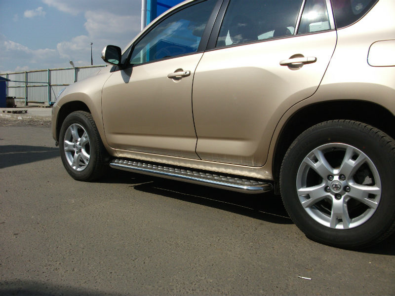 Пороги 10. Тойота рав 4 2011 с порогами. Toyota rav4 2011 пороги. Пороги на Тойота рав 4 2010 года. Пороги на Toyota rav4 2011 года.