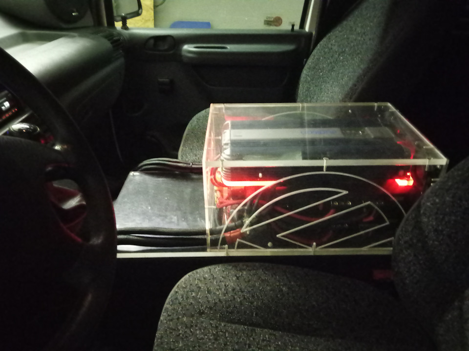 Короб из Орг.стекла c 3мя усилками, подключение. — Citroen Jumpy (1G ...