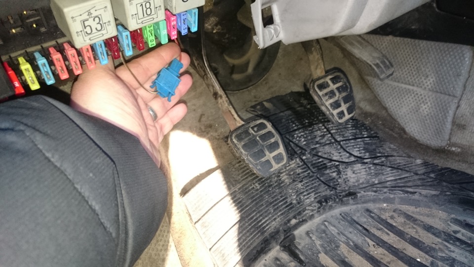 схема подключения вентилятора ваз 2109. реле включения вентилятора 2107 карбюратор. схема подключения вентилятора охлаждения ваз 2114. схема подключения датчика вентилятора охлаждения ваз 2110. предохранитель прикуривателя октавия а7.