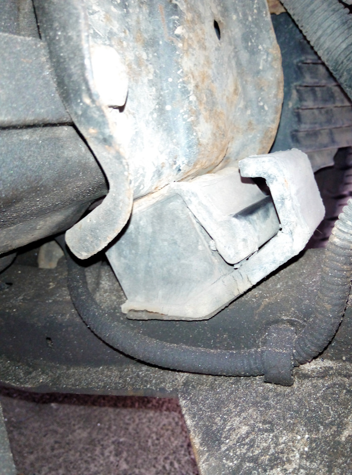 Вопрос по замене подушки двигателя. — Renault Megane Scenic, 1,6 л ...