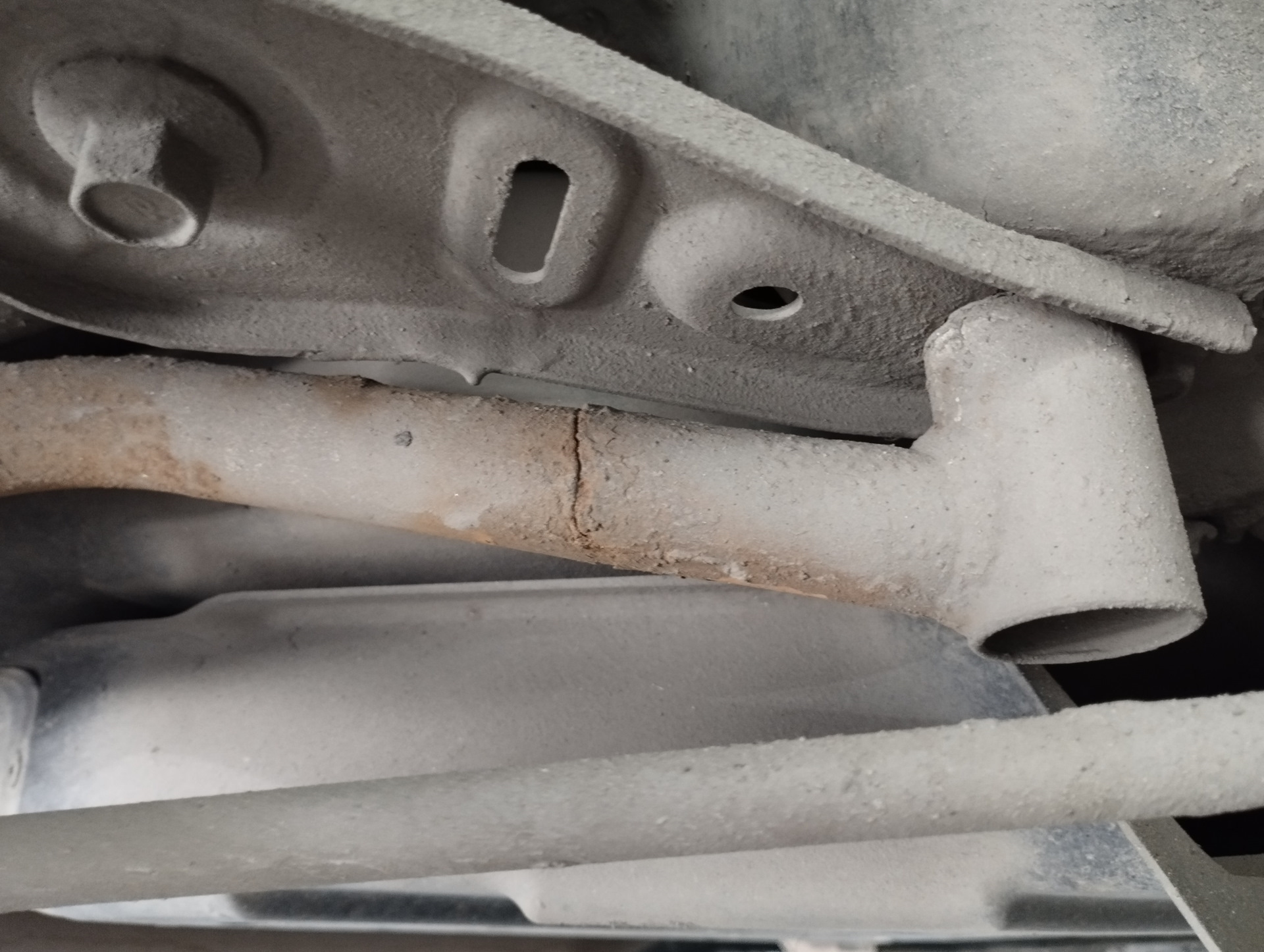 Распорки (увеличение жесткости кузова) — Mitsubishi Outlander XL, 2,4 л ...