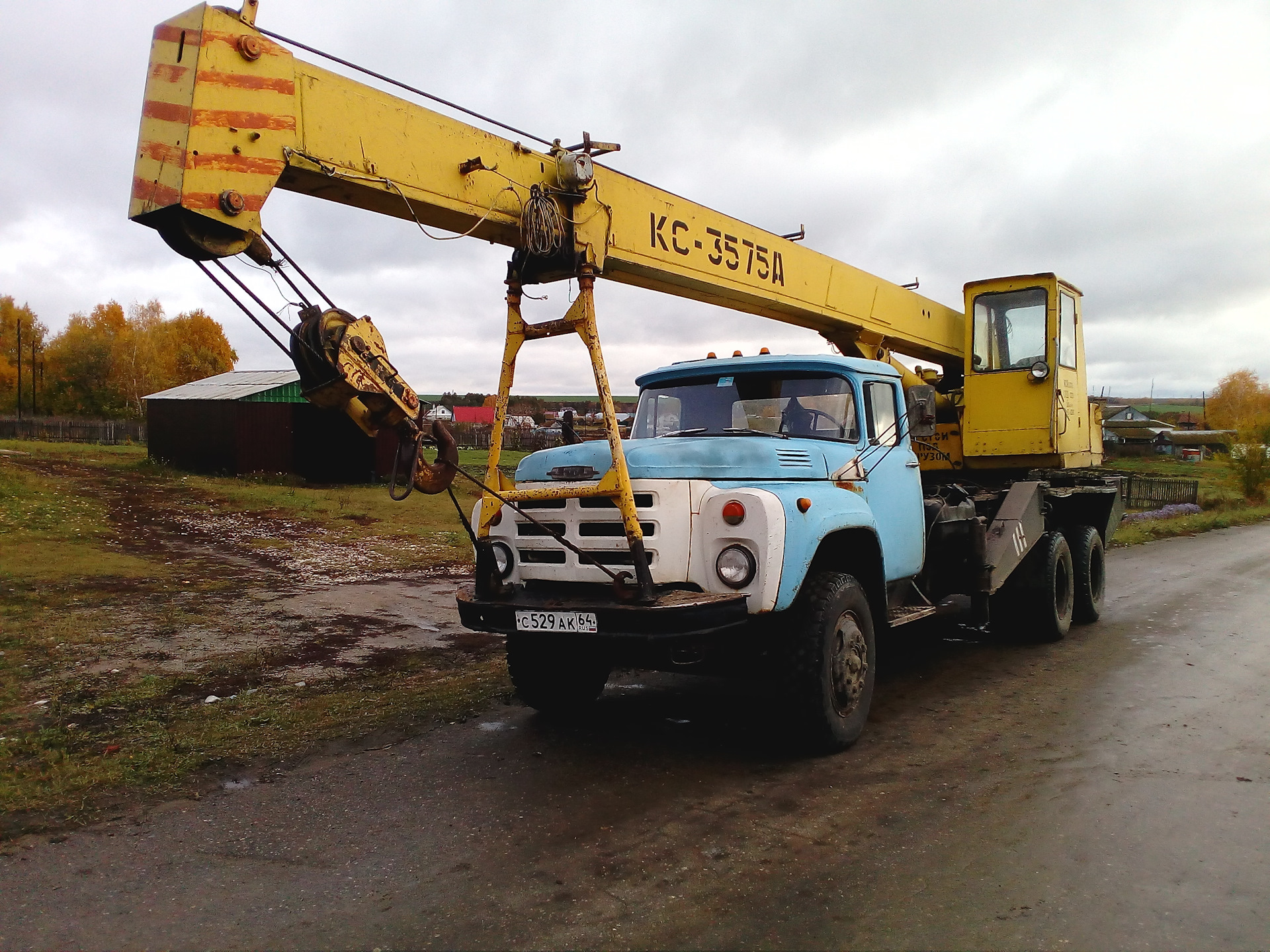 Зил 130 автокран. Старый кран зил. Старый кран зил. Лаз 690 зил 164. Автокран зил 130 кс 2571.