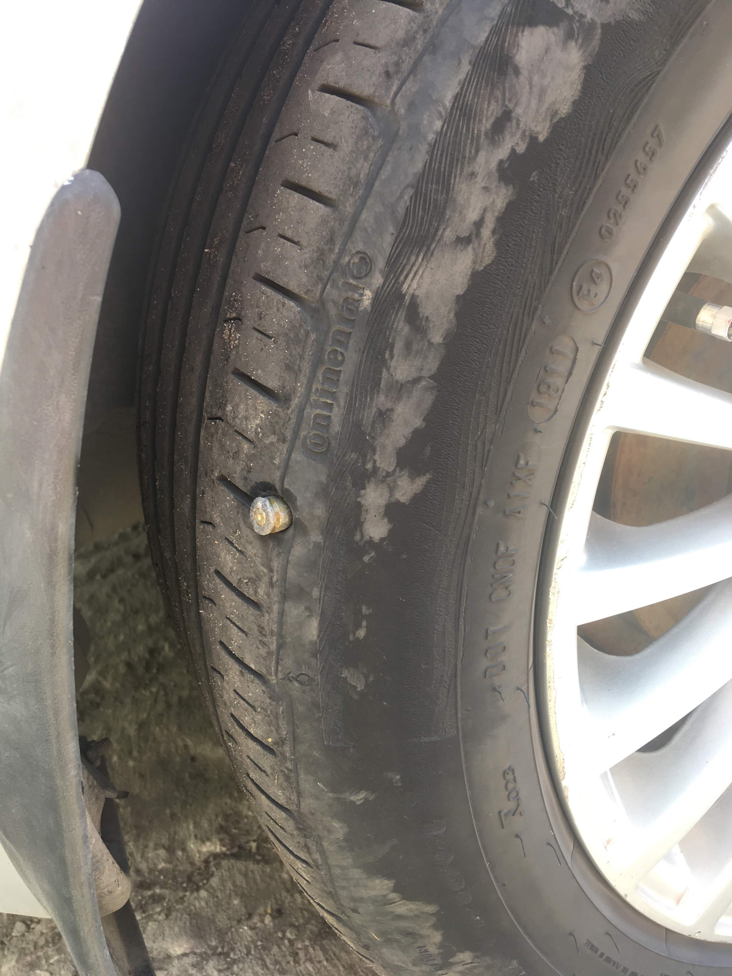 Саморез в шине — Skoda Octavia A4 Mk1, 1,8 л, 2003 года | шины | DRIVE2