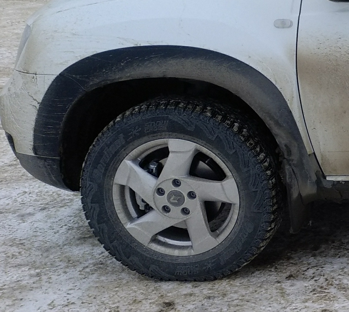 Спускает колесо. Причина — балансировочный грузик — Renault Duster (1G), 2  л, 2019 года | шины | DRIVE2