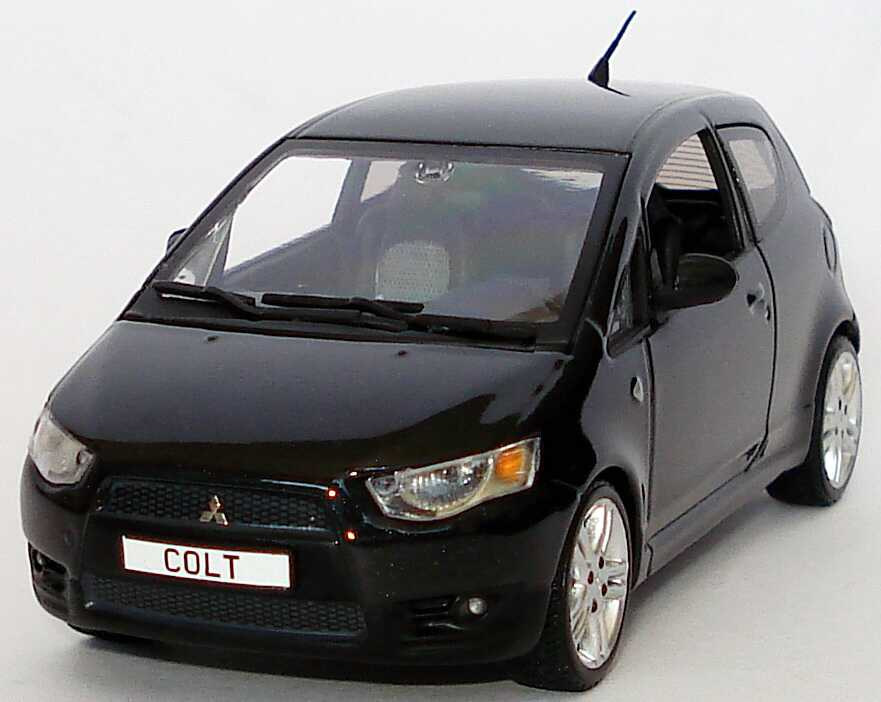 Mitsubishi colt. Mitsubishi Colt 2009. Митсубиси Кольт 2 поколения. Митсубиси Кольт 3 поколения. Мицубиси Голд 2009.