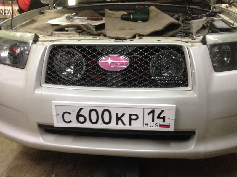 фары за решеткой радиатора. птф под решетку радиатора 214. Sg5 доп свет под решетку. светодиодные фары желтые под решетку шевроле тахо 2008-2014. туманки под решетку.