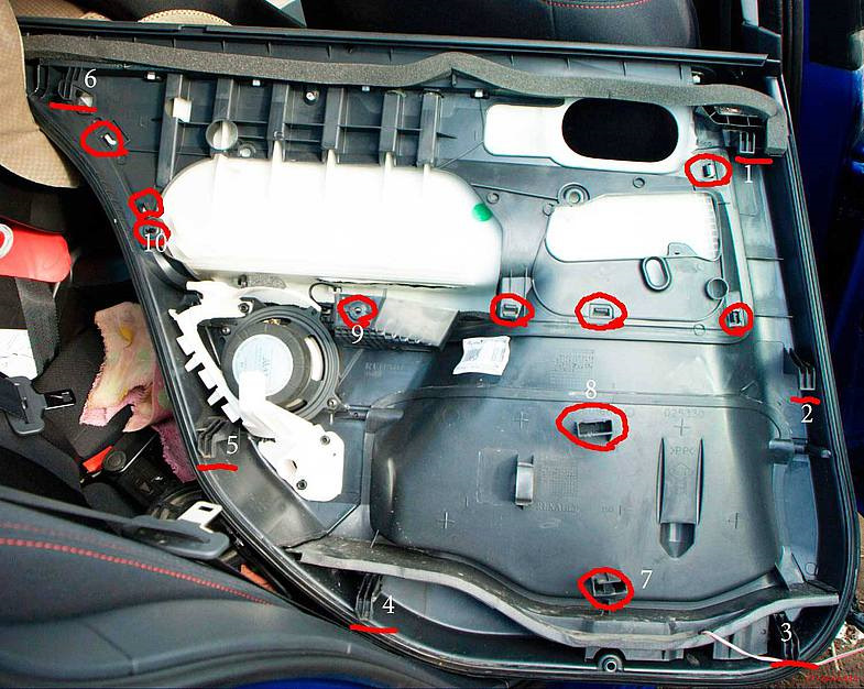 Рено меган 2 снять. Дверь Рено Меган 2. Разборка передней двери Рено Меган 2. Разбор двери Рено Меган 3. Снятие обшивки двери Меган 2.