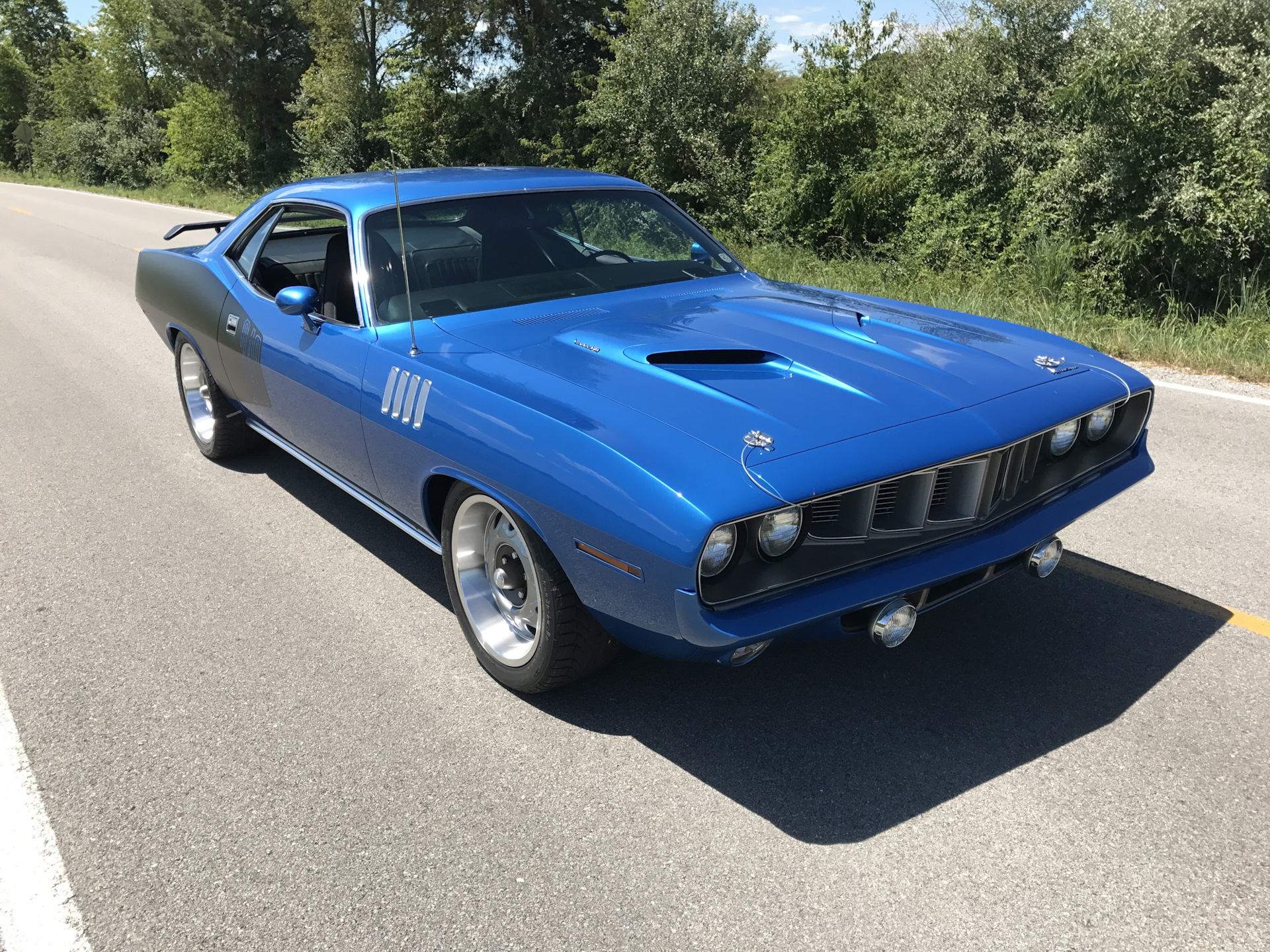 Машина куда. Додж Челленджер 1969 Барракуда. Plymouth Barracuda 1970. Dodge Challenger Barracuda. Додж Челленджер Барракуда.