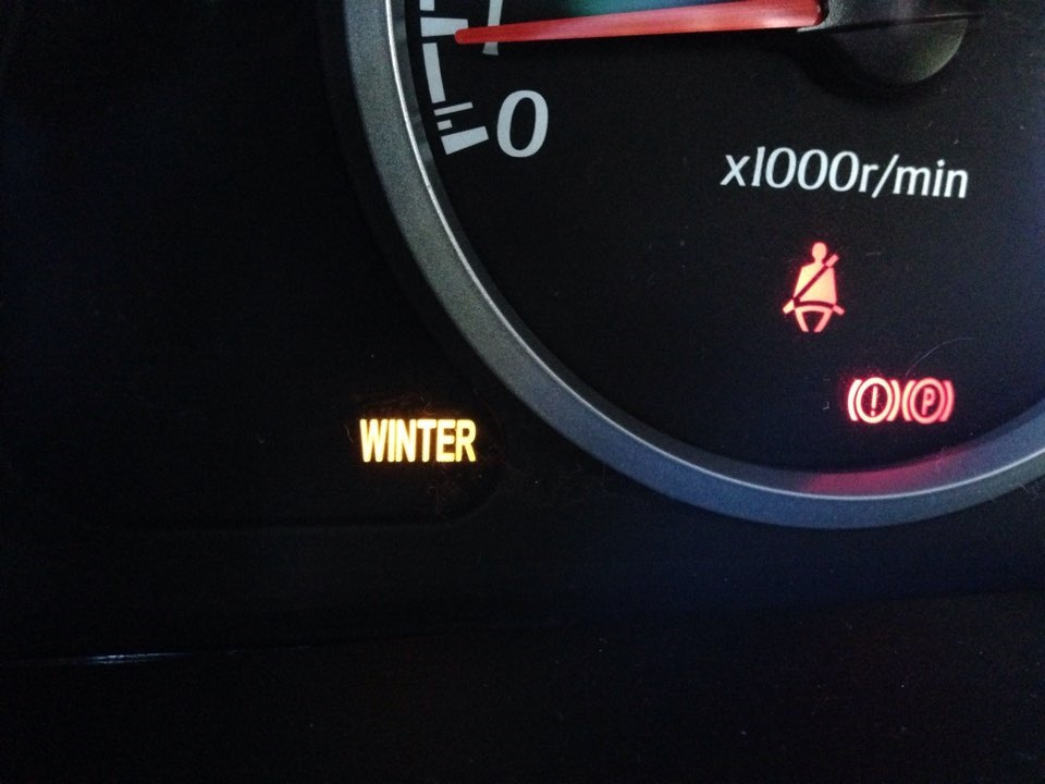 Режим winter. Режим Winter Daewoo Gentra. Панель приборов на Дэу Джентра автомат зимний режим. Индикатор зимнего режима. Кнопка Winter Gentra.