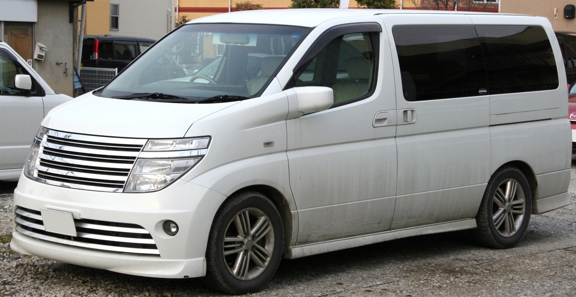 File:2004-2007 NISSAN ELGRAND Highway STAR.jpg - Wikipedia