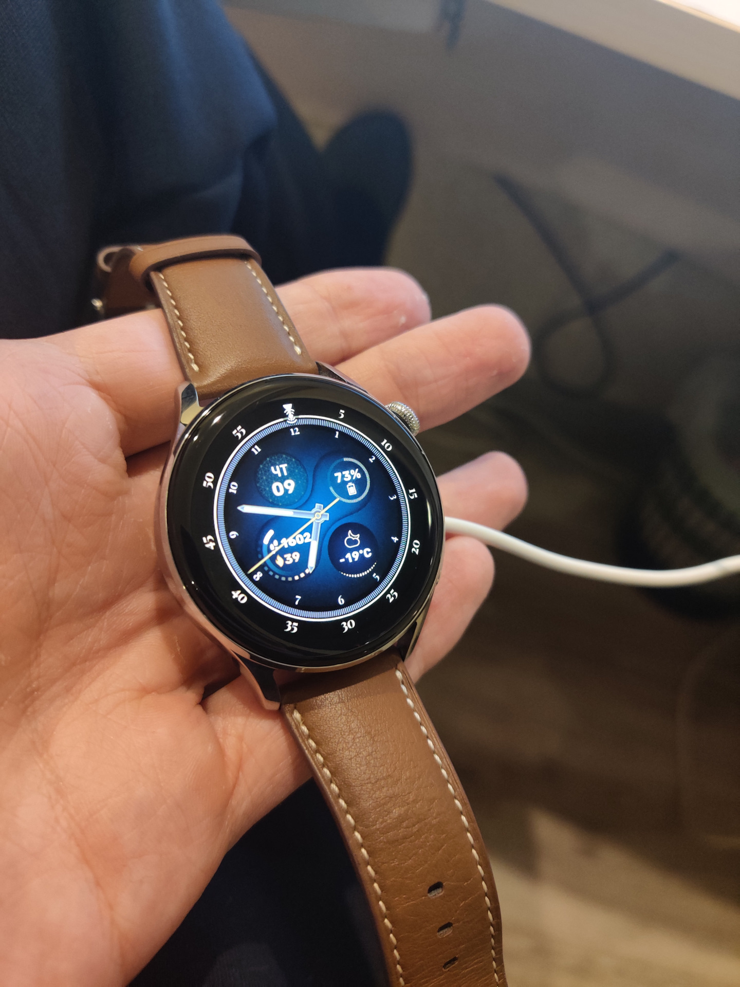 Oled часы. Часы поддерживающие мир. Vivo watch 2 купить в москве. Часы lemfo lf10. Часы lemfo x3.