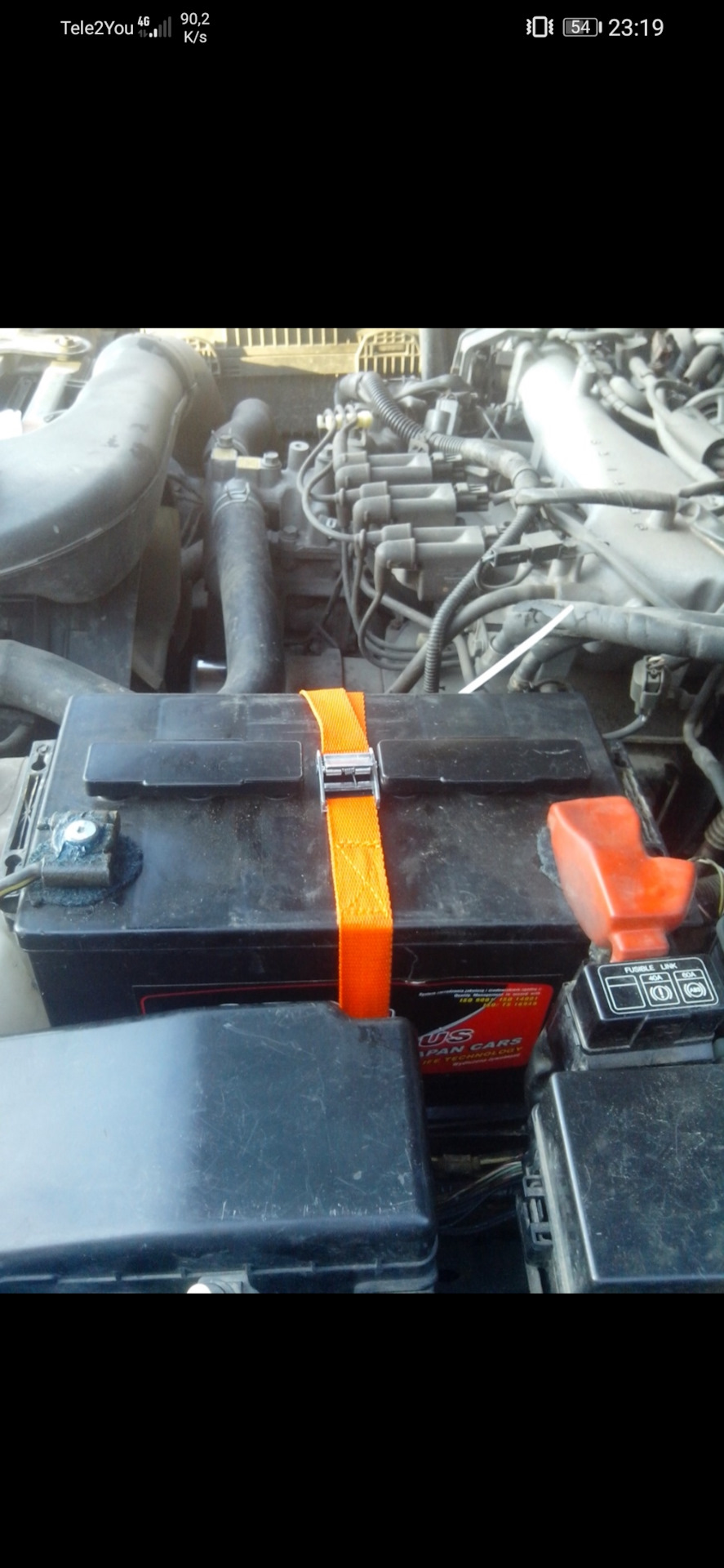 Акб уаз 469. Крепление аккумулятора 175mm. Мазда 323 акб. Как закрепить акб. Как укрепить аккумулятор в машине чтобы не двигался.