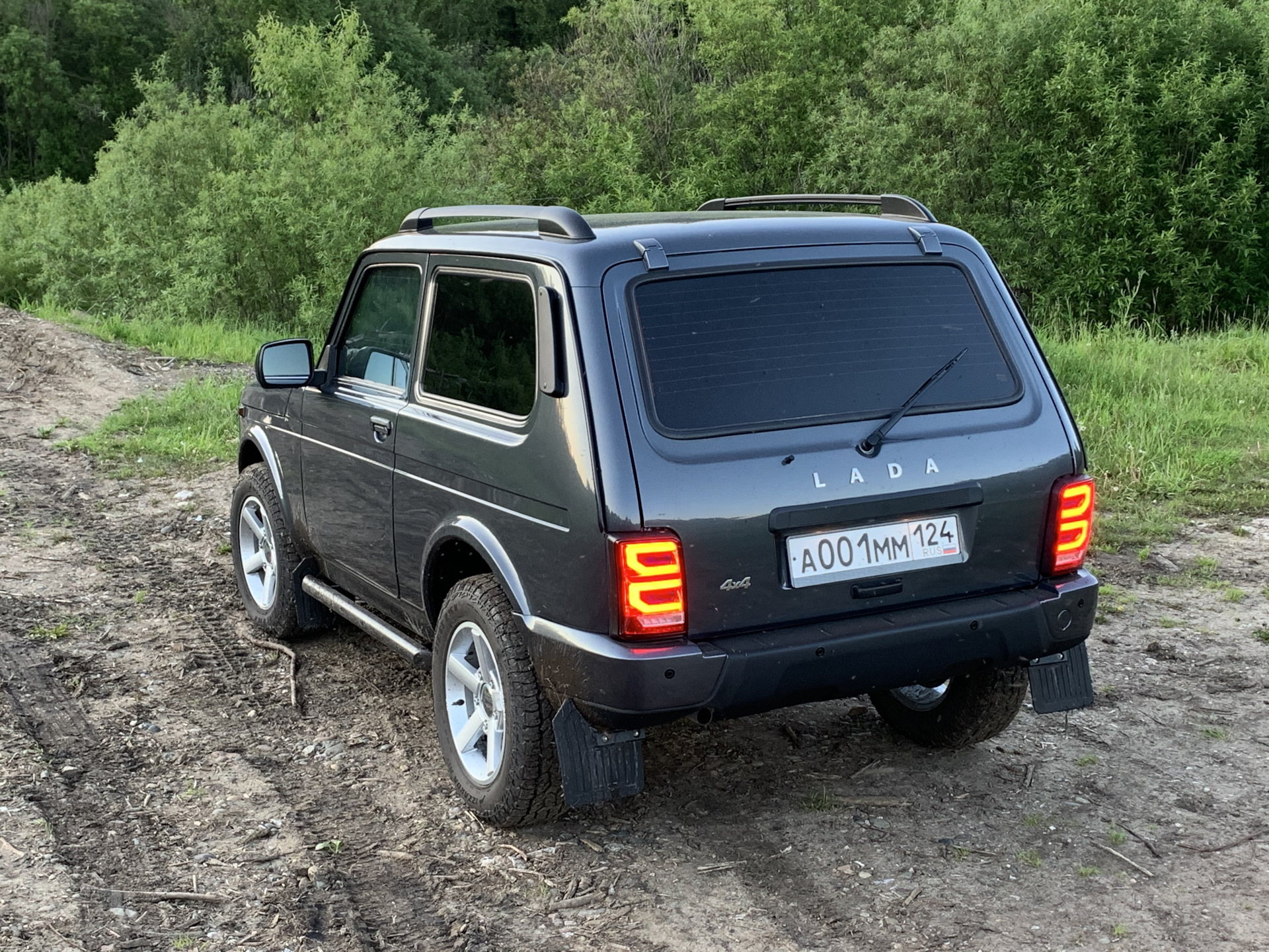 Отзывы о ниве. ВАЗ Лада 4x4 Урбан 5д. Нива Урбан 5д. ВАЗ 2121 ( 4/4)Урбан. Lada ВАЗ 2121 4x4 Urban.