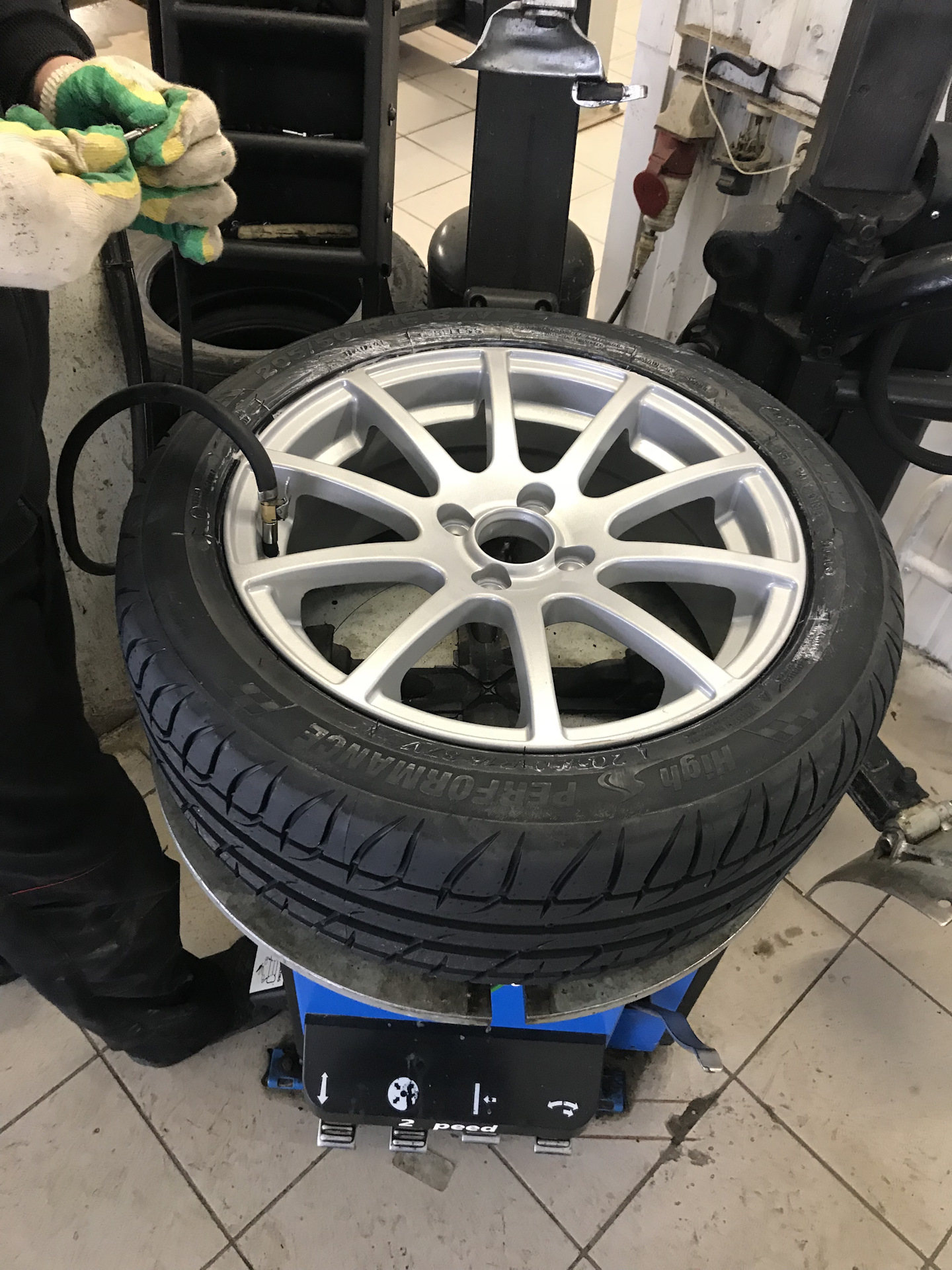 11 4 к 16 5. Venti 1603 6.5xr16. Tigar High Performance 205/50 r16. Диски Venti 1603.