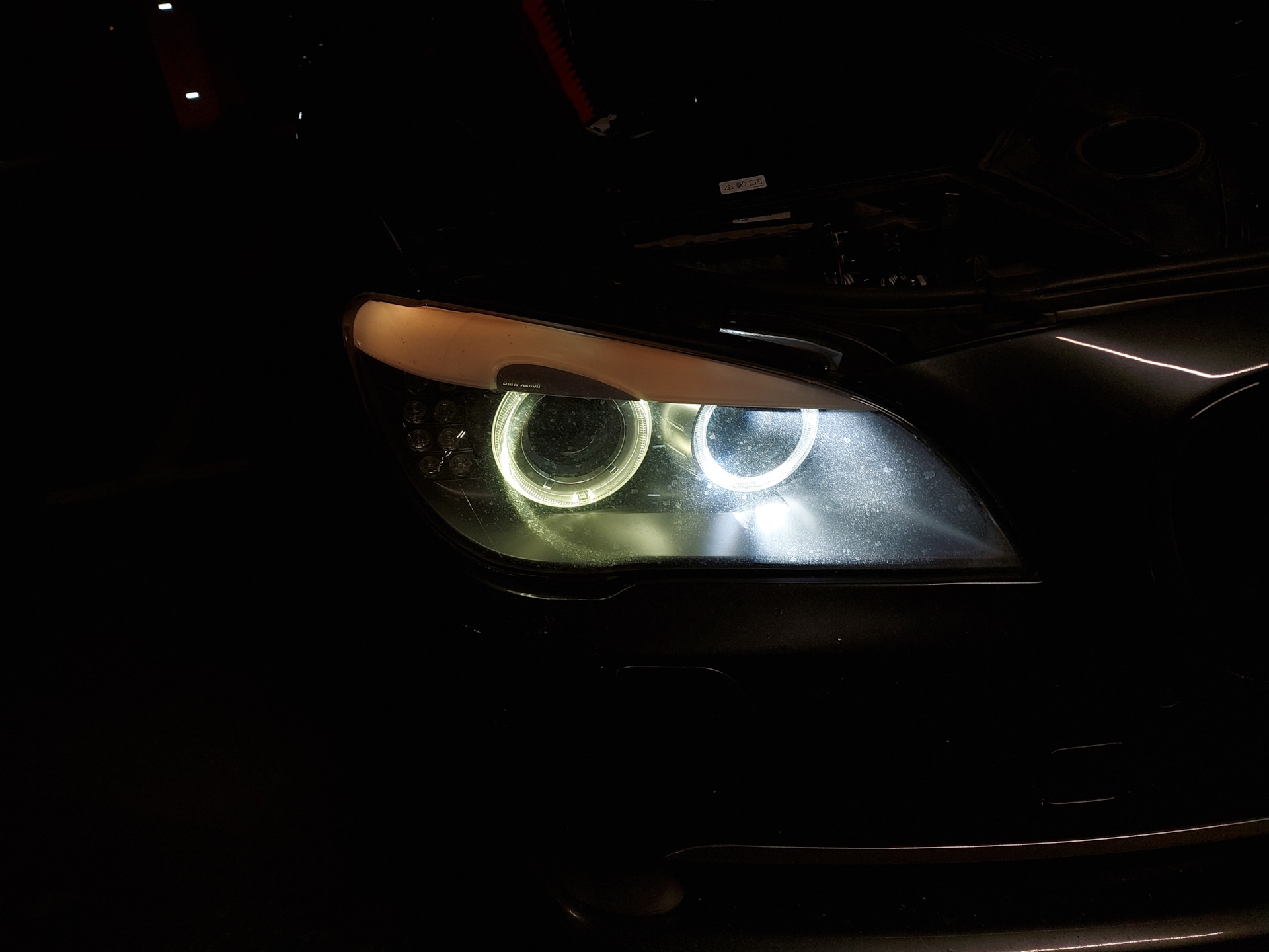 Замена диода в ресничках на белые — BMW 7 series (F01/02), 4,4 л, 2010 ...