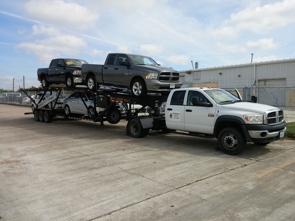 Рам база. Dodge Ram 3500 автовоз. Ram 3500 с прицепом. Додж рам 3500 автовоз. Dodge Ram автовоз.