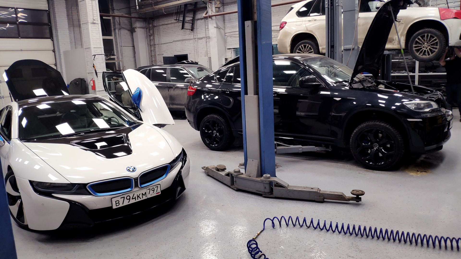 Нужно проходить техосмотр в 2023. BMW 2023 года. Технический осмотр ГИБДД. Реклама сервиса БМВ В 2012 году. Фото самой новой машины 2023 года БМВ.