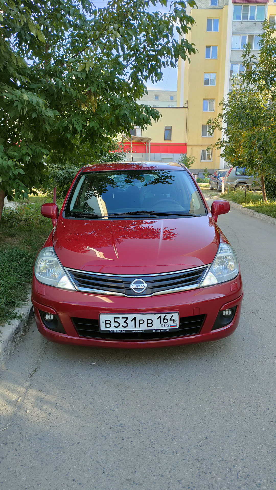 Шел первый месяц вождения, мне бибикают даже дети на самокатах — Nissan  Tiida (1G), 1,6 л, 2008 года | просто так | DRIVE2