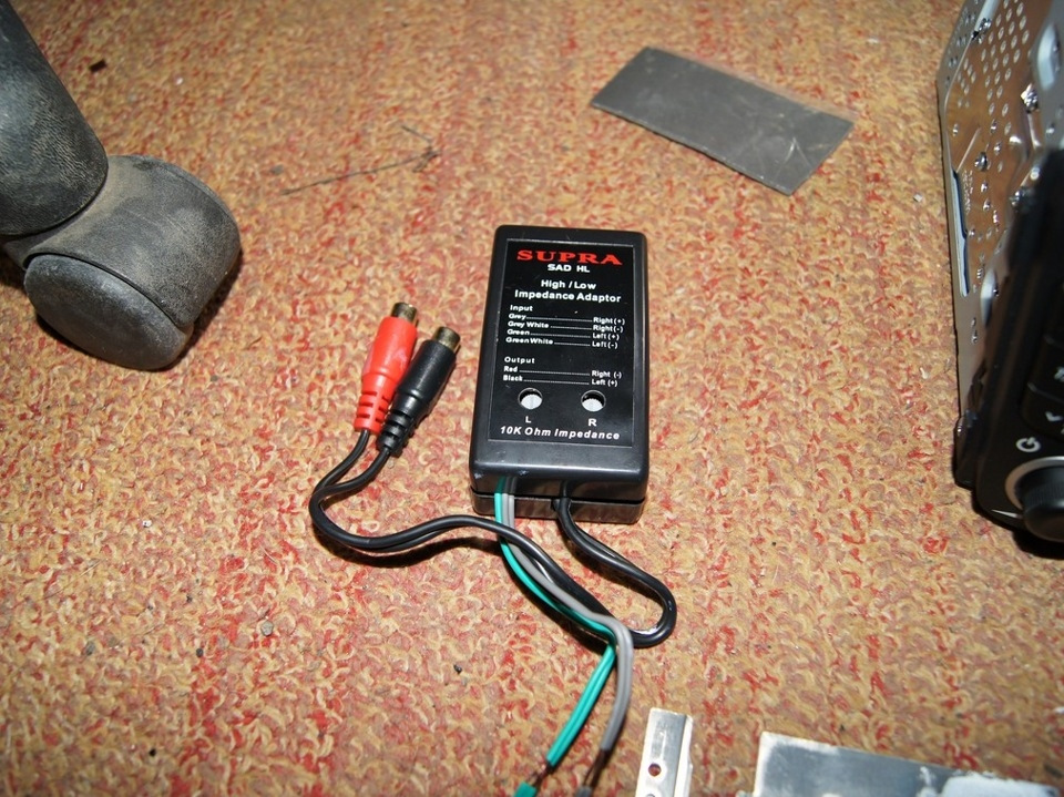 подключение преобразователя к усилителю. преобразователь линейных выходов схема. подключить усилитель к магнитоле без линейного выхода. преобразователь 2 выхода на тюльпаны для штатной магнитолы. подключение сабвуфера к магнитоле без линейного выхода.