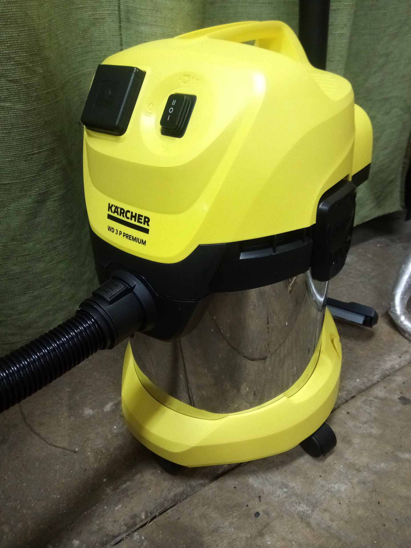 Karcher wd3 p. Пылесос Керхер wd3 Premium. WD 3 P Premium.