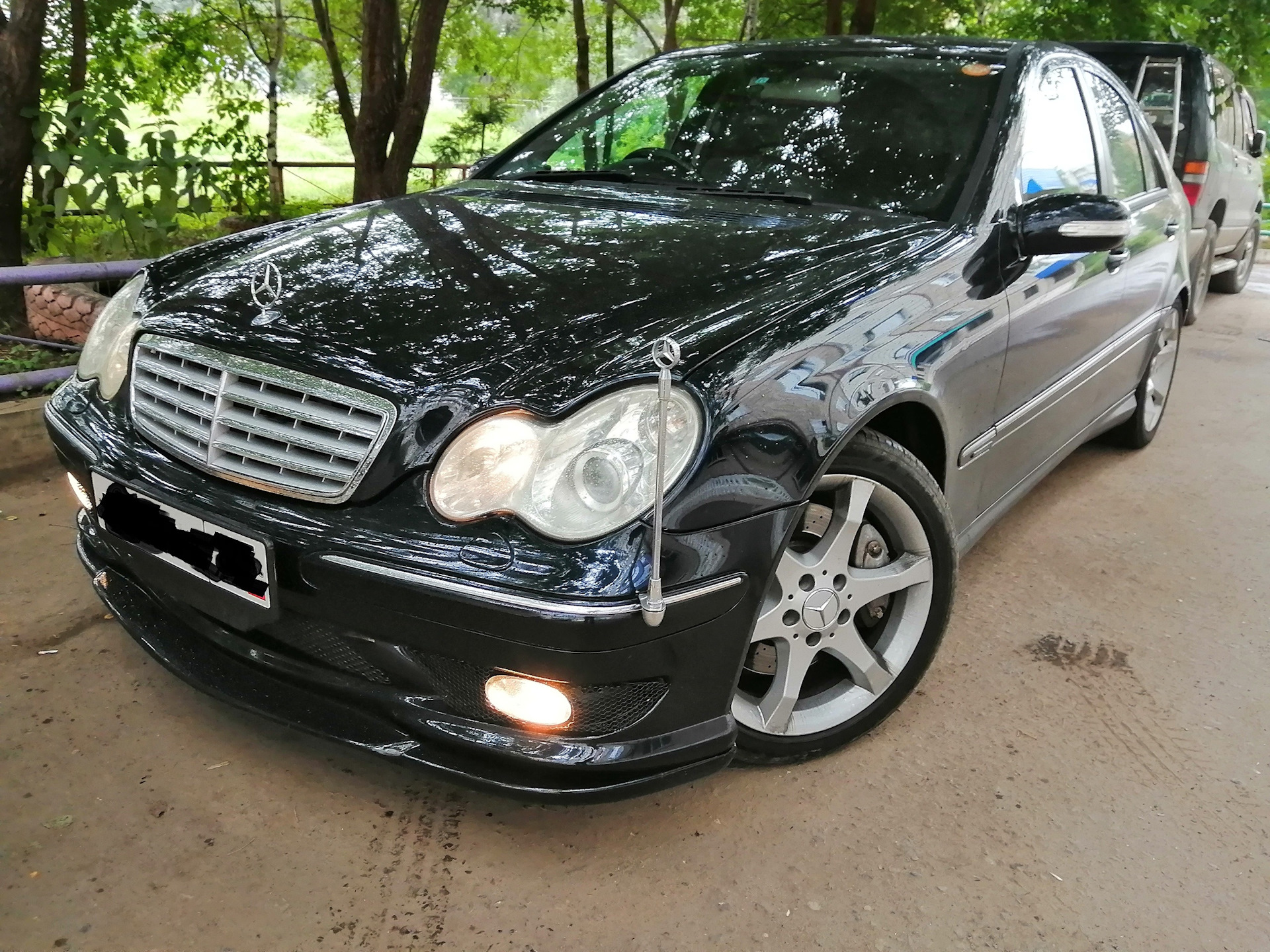 Press F to pay respect — Mercedes-Benz C-class (W203), 1,8 л, 2006