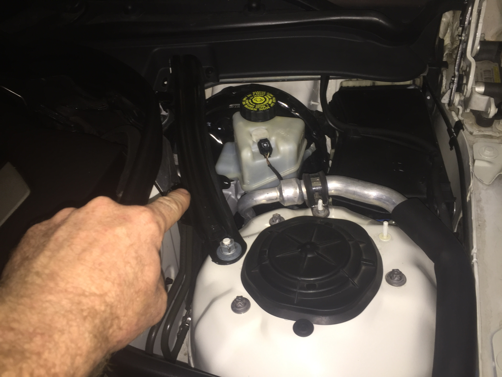 Неприятный скрип на кочках в районе торпеды. — Mercedes-Benz E-class ...