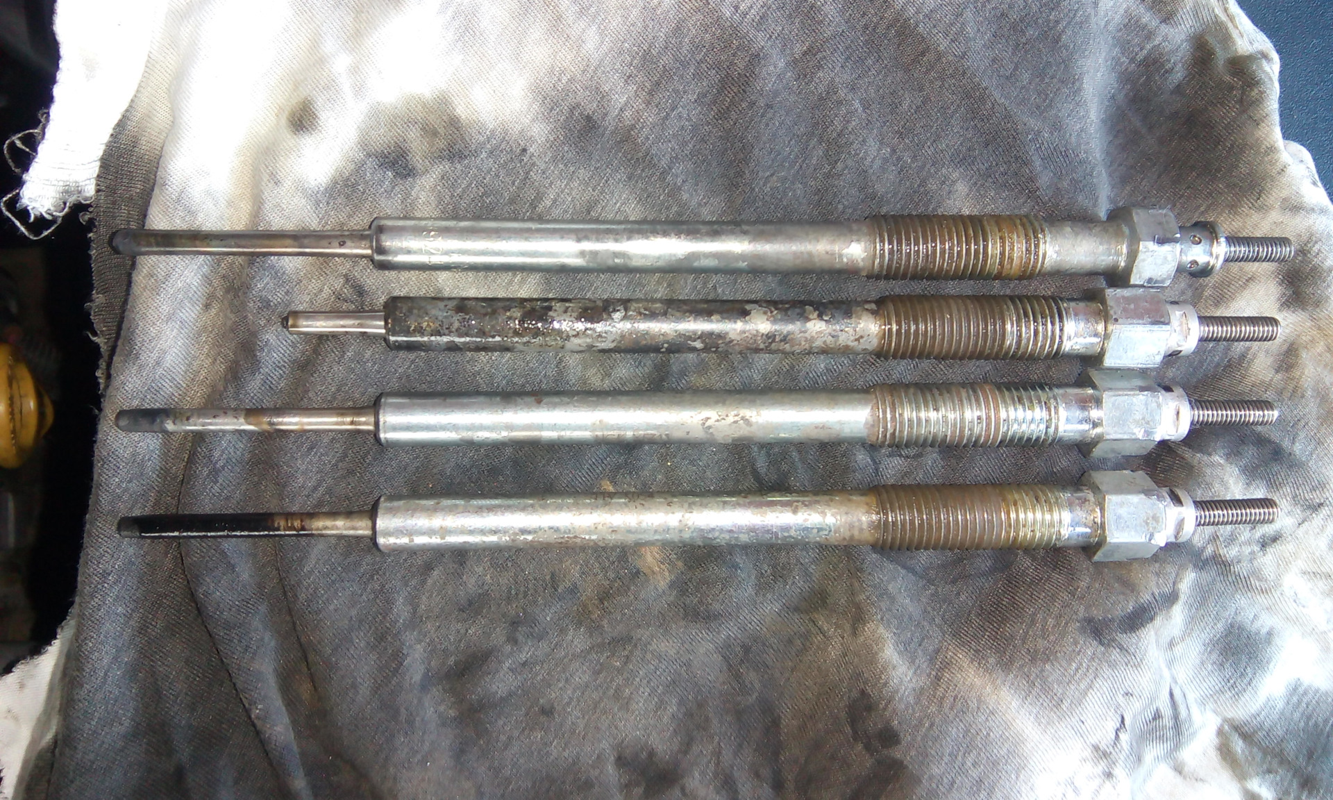 1CD-FTV Замена свечей накаливания NGK на NGK DPOWER 44 — Toyota Corolla ...