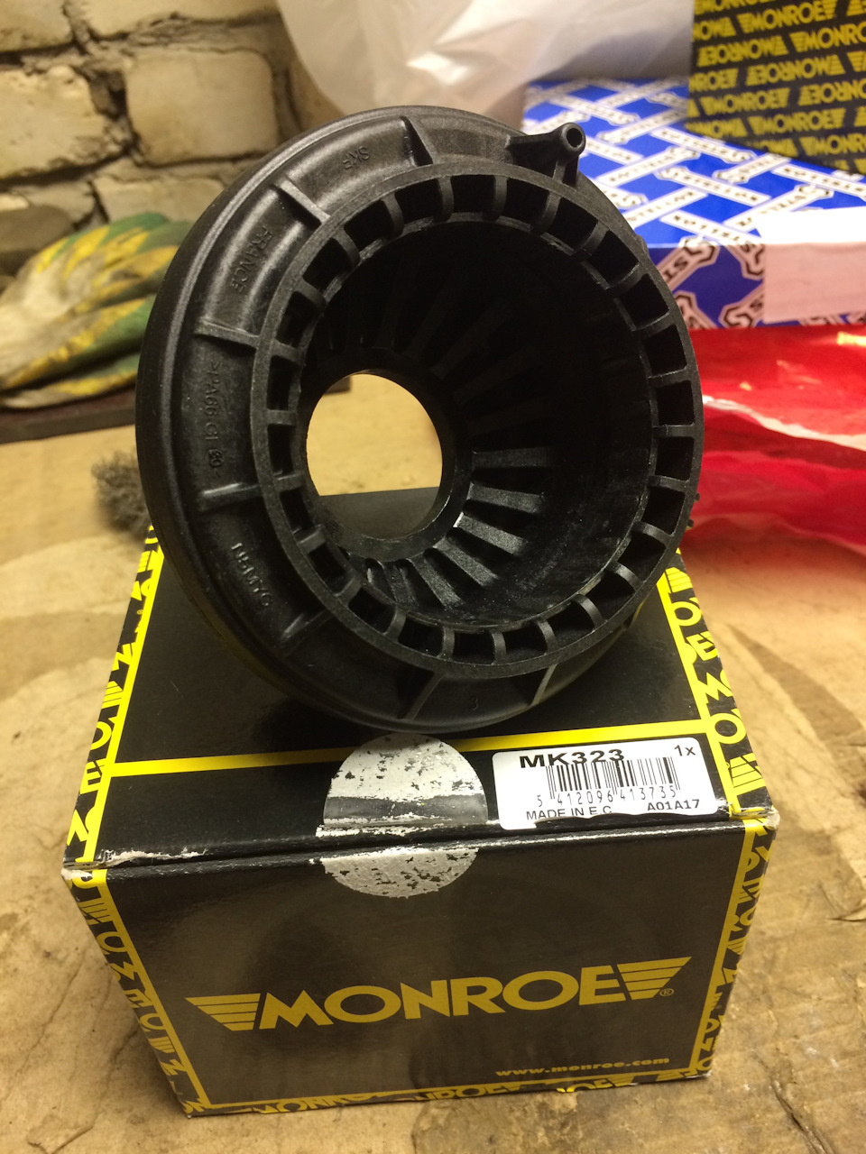 Скрип в районе опоры переднего амортизатора после замены — Ford Mondeo ...