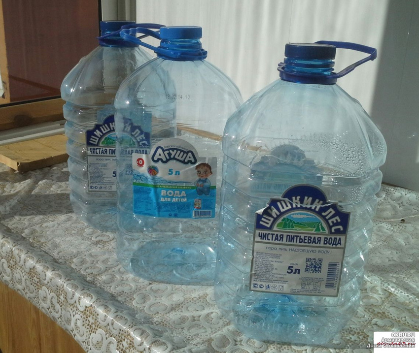 Пятилитровые бутылки купить. ПЭТ-бутылка 5л капелька. Пятилитровая бутылка воды. Бутылки для воды литровые пластиковые. Пятилитровые пластиковые бутылки.