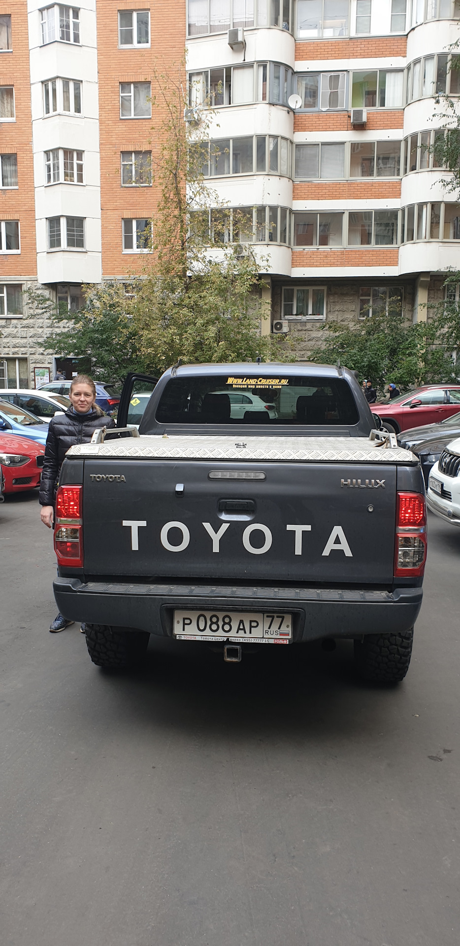 Хочу наклейку или объёмную надпись, на задний борт --TOYOTA ...
