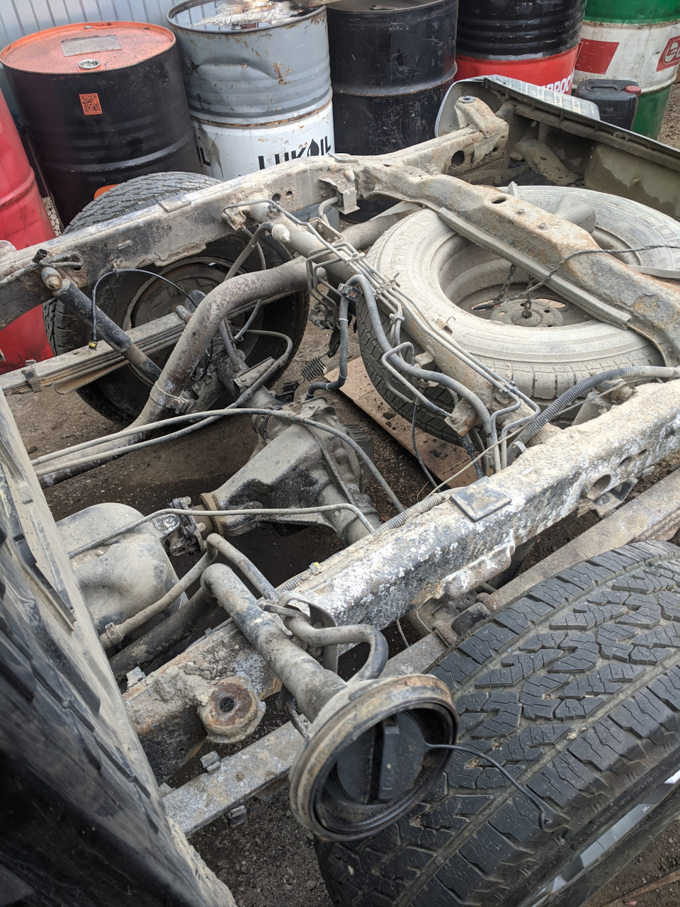 Сломалось крепление кузова к раме! — Nissan Navara (2G), 2,5 л, 2007 ...