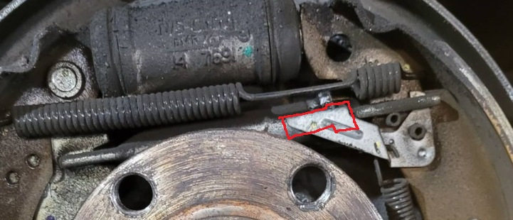 Замена задних колодок в барабанных тормозах, или нет?! Пробег 123 000 ...