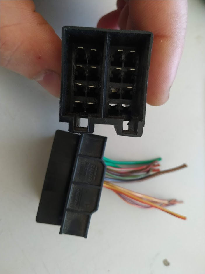 RCD-200, переход VW ISO → Quadlock — Volkswagen Golf Mk4, 1,6 л, 2001 ...