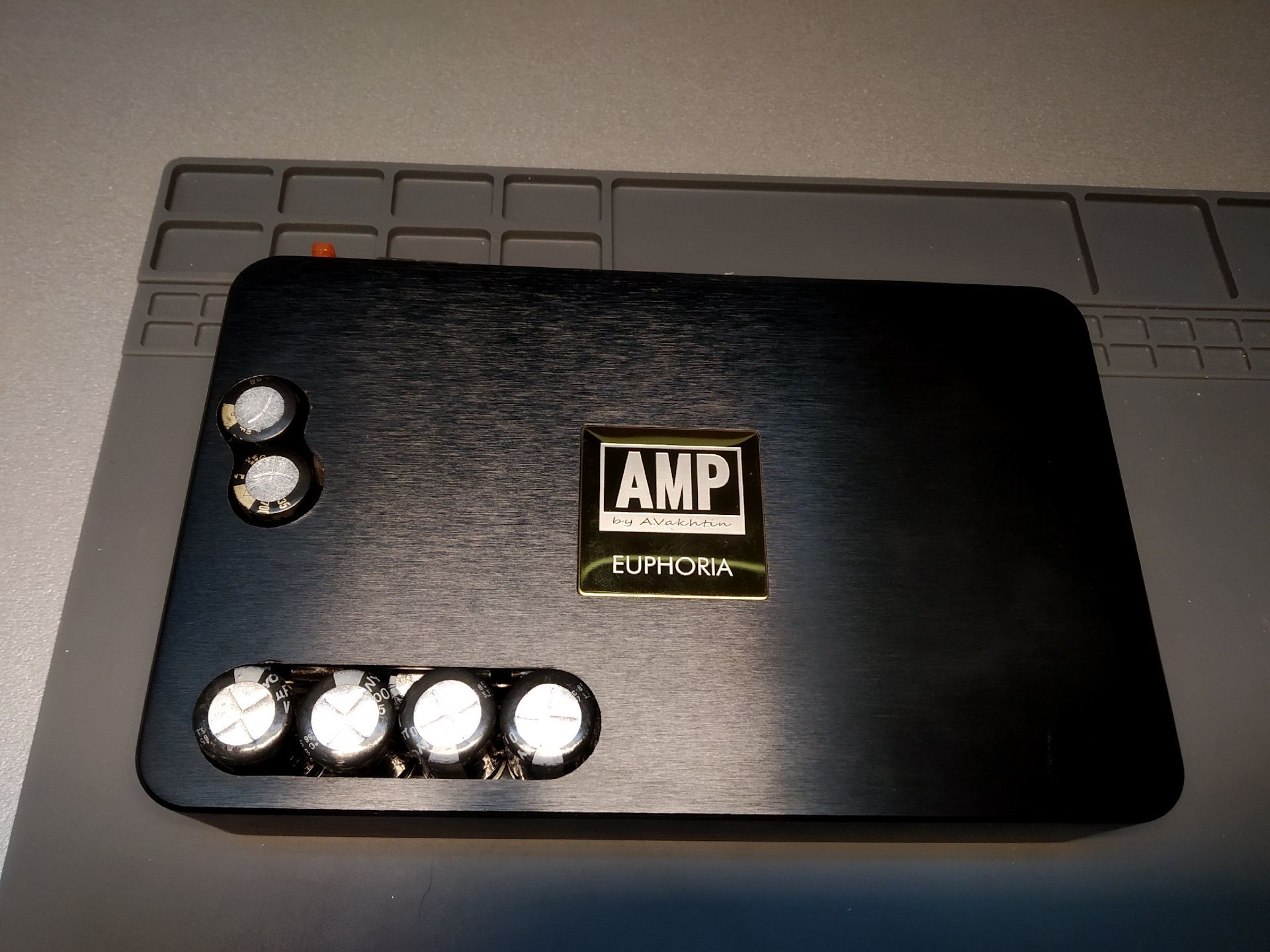 Amp pyromania. Amp Euphoria 60.8DSP. Amp da-60.8DSP Euphoria модуль Bluetooth. Процессорный усилитель эйфория. Amp эйфория.