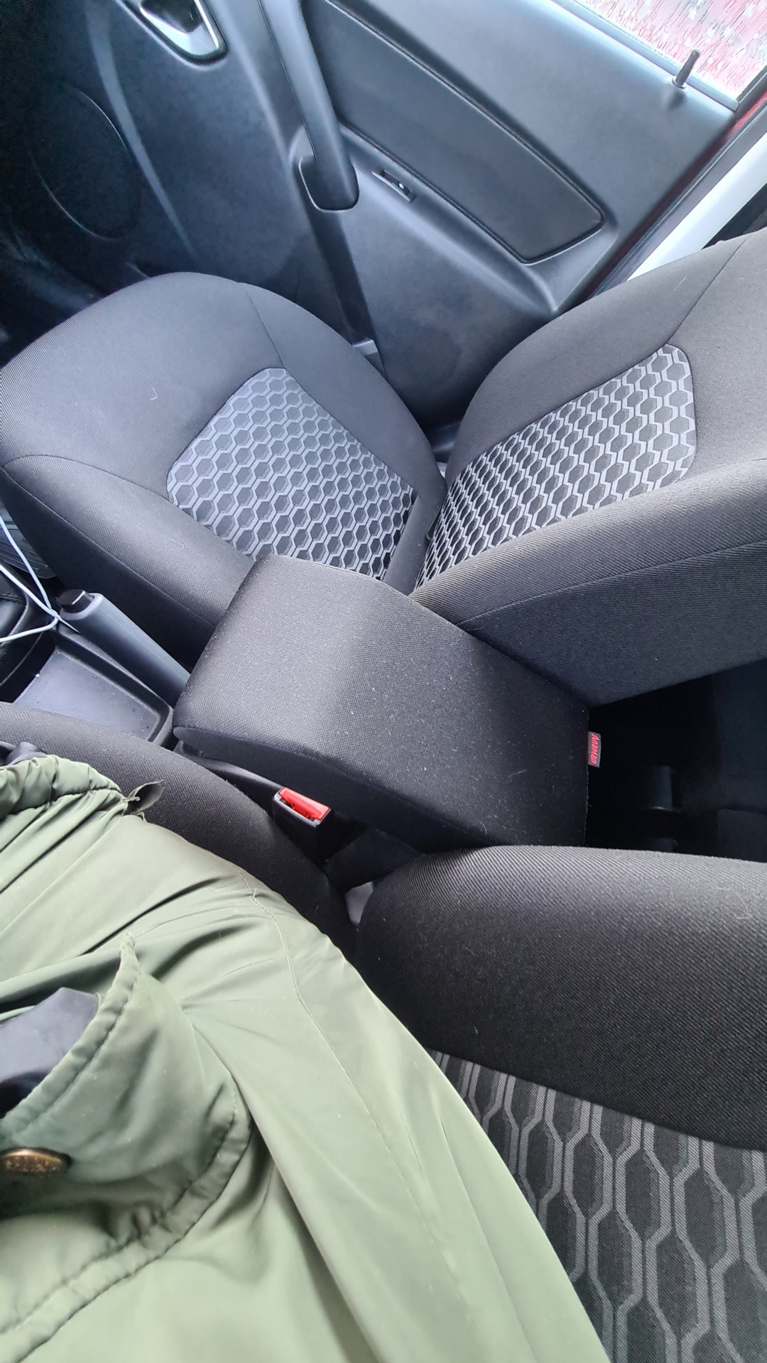 Какой подлокотник выбрать для Гранты FL? — Lada Гранта (2G) FL, 1,6 л ...