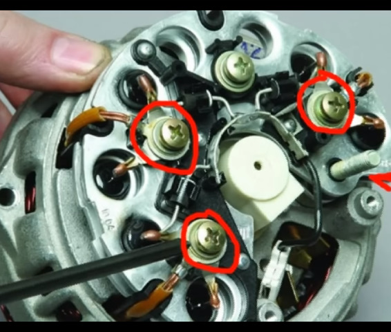Недозаряд АКБ от генератора, пониженное напряжение 13.3 В на холостых ...