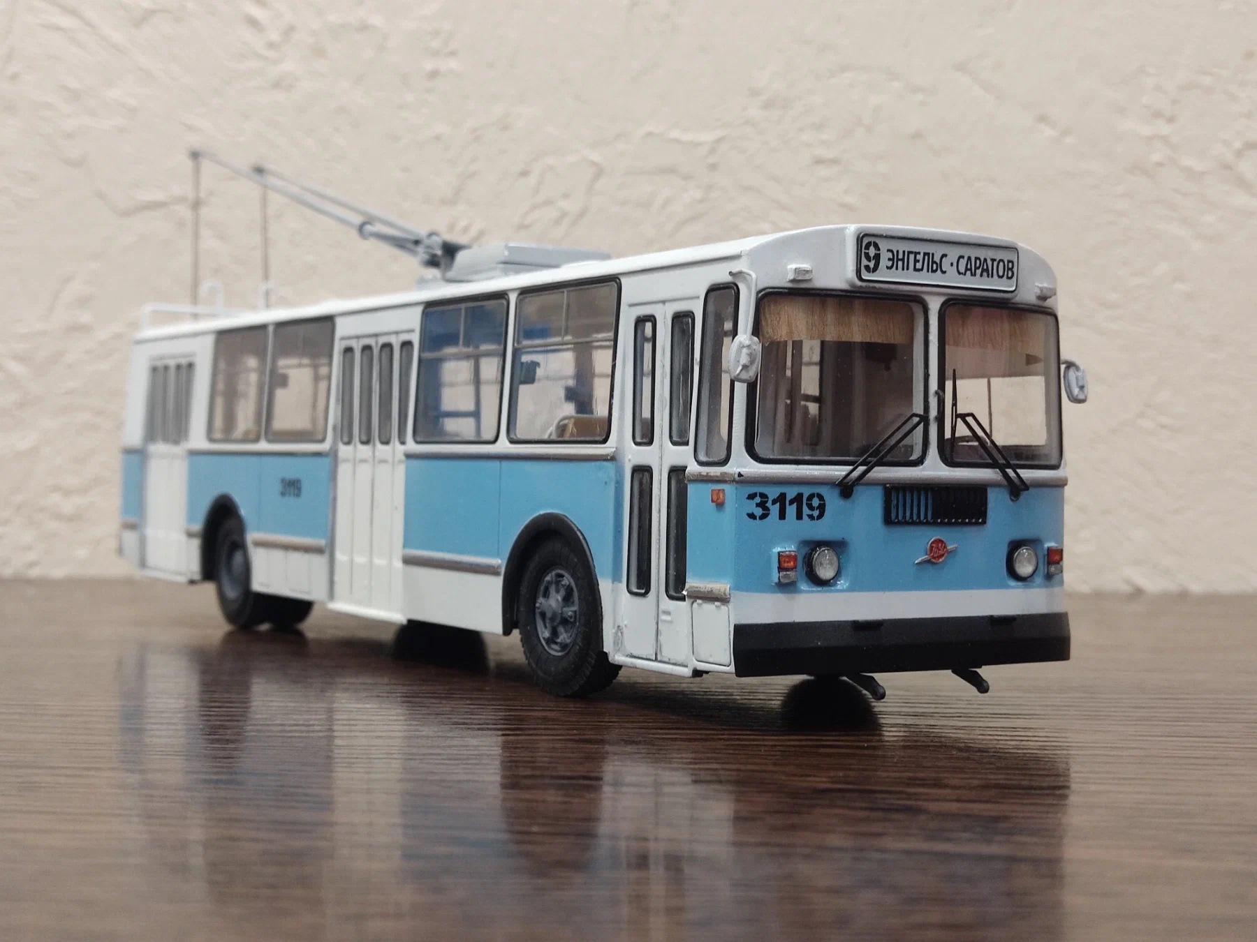 Коллекция троллейбусов зиу. ЗИУ 9 AVD. Модель троллейбуса ЗИУ-682. ЗИУ 10 модель AVD. ЗИУ 682 модель.