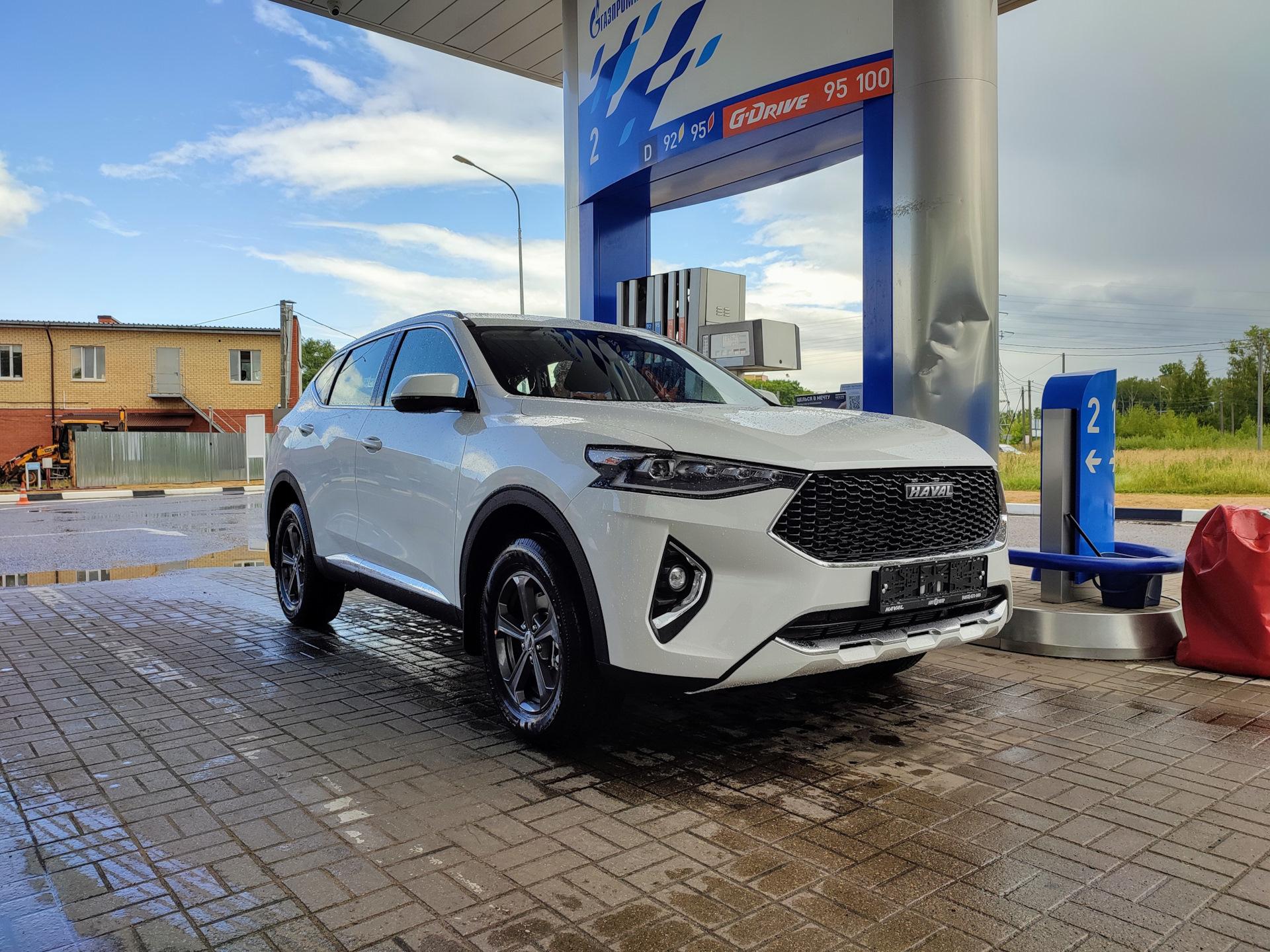 Хавал м6 отзывы владельцев реальных. Хавал ф7 аквамарин. Haval f7 235/55/19 j7,5. Навейл ф7. Haval f7 рестайлинг.