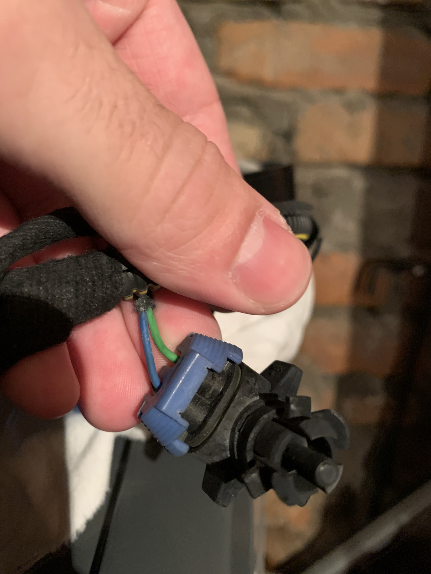 Проводка на датчик температуры воздуха — Saab 9-3 (2G), 2 л., 2006 года ...