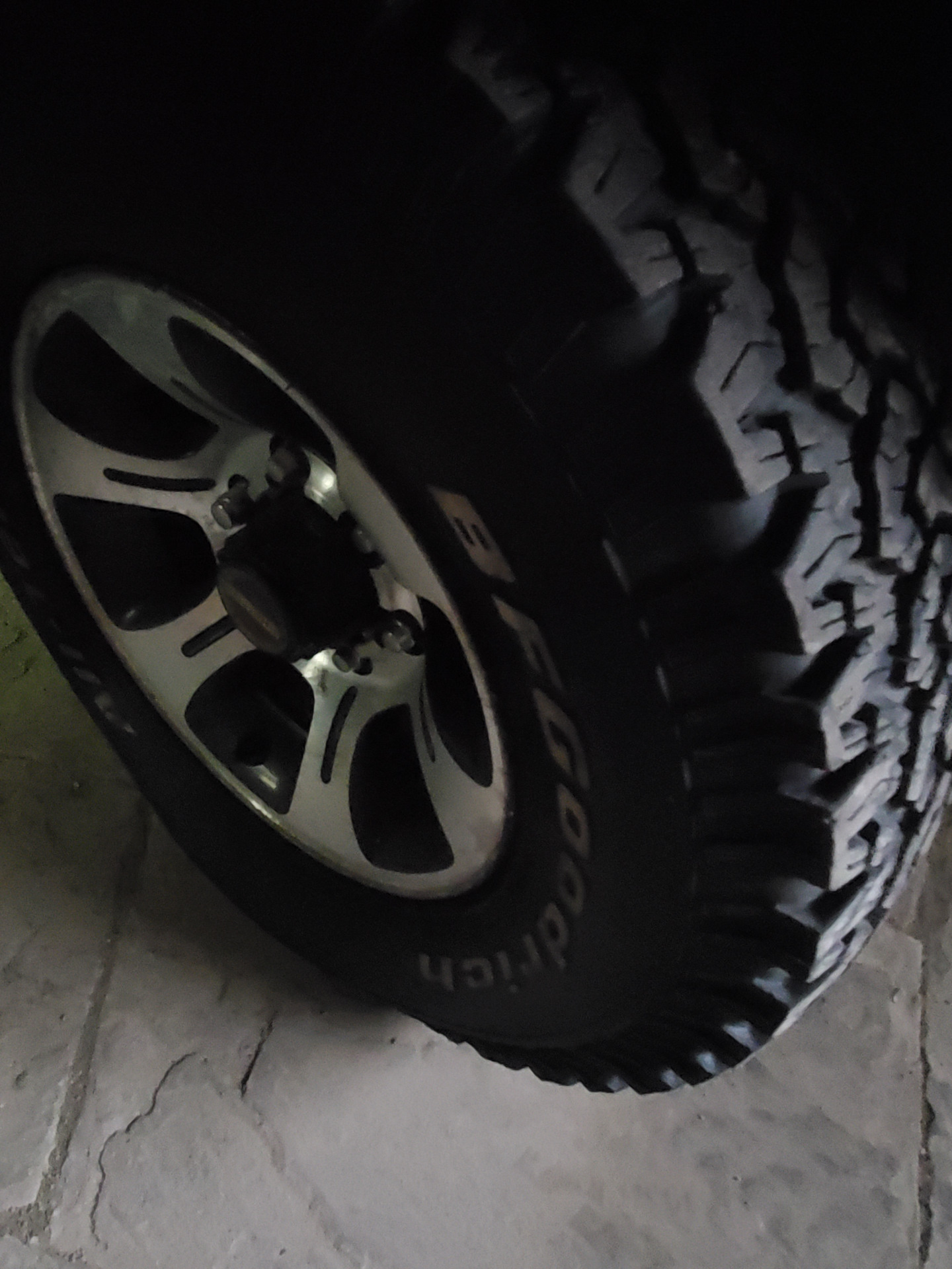 Все е*. с жёнами, ну а я с баллонами! — Mitsubishi Pajero (1G), 2,5 л ...