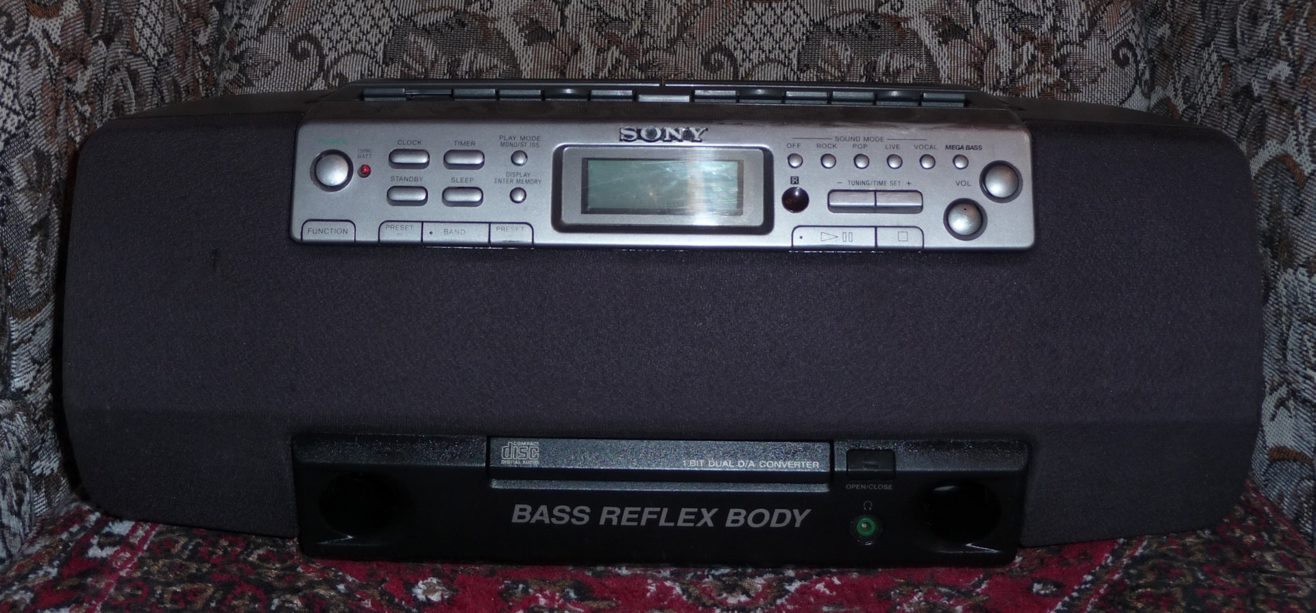 Ruff style feat bass reflex martik. Sony CFS-w501. Магнитофон Sony CFS-715s. Sony Bass Reflex body. Магнитофон сони басс 2013г.