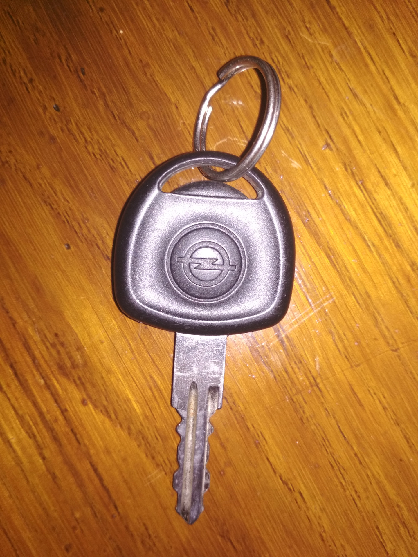 Ключи опель вектра б. Ключ Опель Вектра б 1999. Ключ Opel Vectra b 1999. Ключ Опель Вектра б. Ключ от Опель Вектра б.